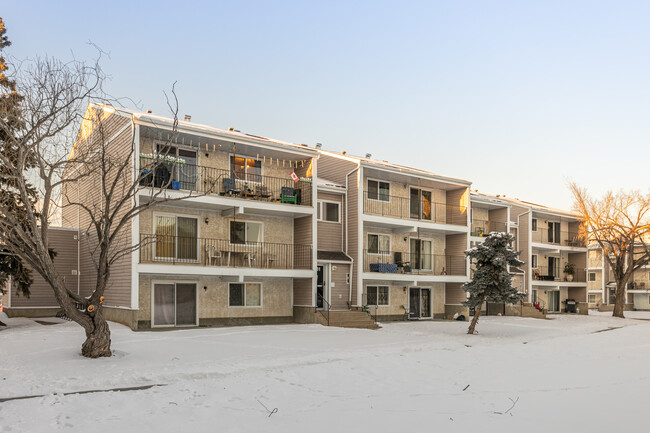 Lee Ridge III in Edmonton, AB - Building Photo - Building Photo