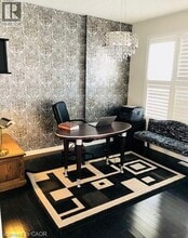 945 Farmstead Dr in Milton, ON - Building Photo - Building Photo