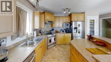9301 Lakeland Dr in Grande Prairie, AB - Building Photo - Building Photo