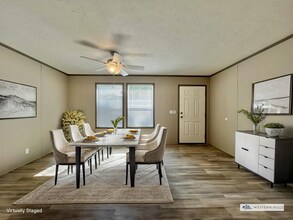 3701 2nd St in Coralville, IA - Foto de edificio - Building Photo