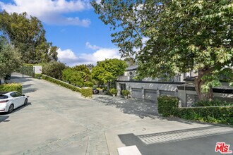 28600 Pacific Coast Hwy in Malibu, CA - Building Photo - Building Photo