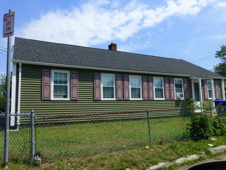 40-42 Ames St in Springfield, MA - Building Photo