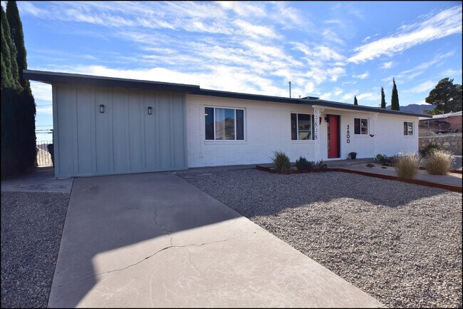 3600 Volcanic Ave in El Paso, TX - Building Photo - Building Photo