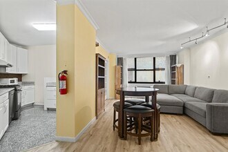 7004 JFK Blvd E in Guttenberg, NJ - Building Photo - Building Photo