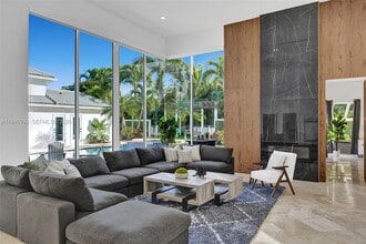 11400 NW 7th St in Plantation, FL - Building Photo - Building Photo