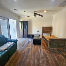 2812 N Buena Vista St in Burbank, CA - Building Photo - Building Photo