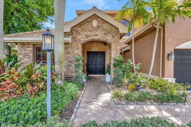 10400 Trianon Pl in Wellington, FL - Building Photo - Building Photo