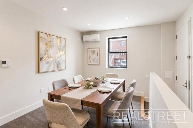 Spacious 2 Bed 1.5 Bath DUPLEX in Bed Stuy, Unit 1A in Brooklyn, NY - Building Photo - Building Photo