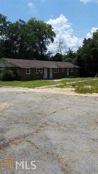 1143 Woolfolk St in Macon, GA - Foto de edificio