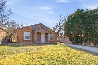541 E N 18th St in Abilene, TX - Building Photo - Building Photo