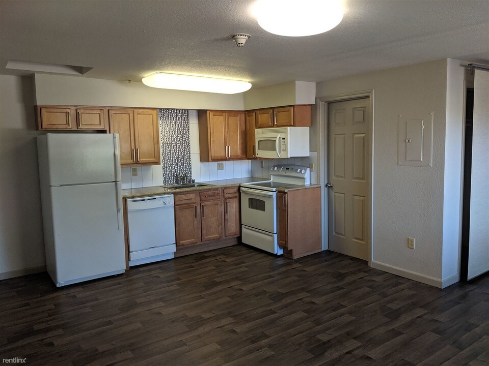 645 S Virginia St-Unit -Apt 11 in Reno, NV - Building Photo