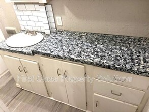 404 S Burdick St in Stillwater, OK - Building Photo - Building Photo