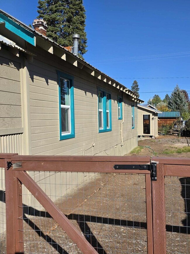310 Fir St in Westwood, CA - Building Photo - Building Photo