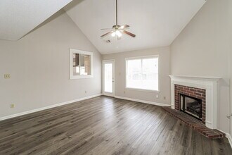 8289 Crimson Creek Dr in Memphis, TN - Building Photo - Building Photo