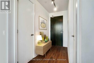 11 Charlotte St in Toronto, ON - Building Photo - Building Photo