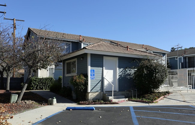 25181 Prospect Ave in Loma Linda, CA - Foto de edificio - Building Photo