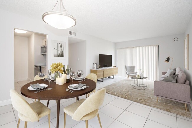 Legacy Vista Palms in Miami, FL - Building Photo - Building Photo