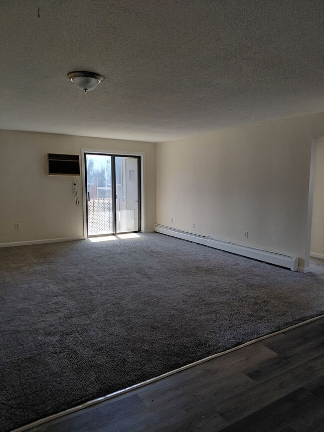 4 Knights Bridge Dr in Nashua, NH - Building Photo - Building Photo