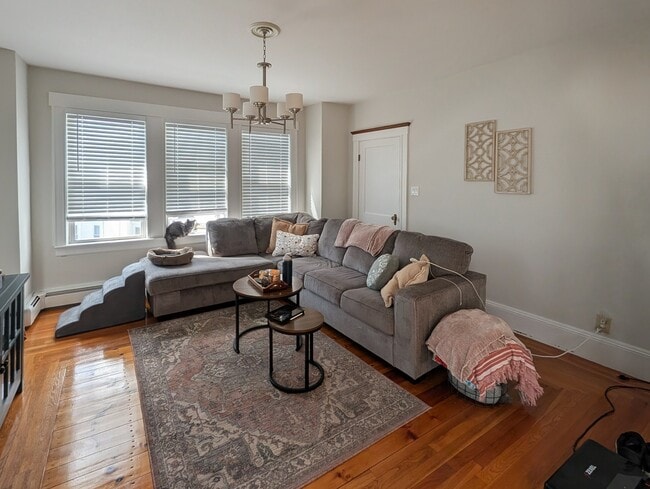 77 Lawrence St, Unit 77 in Methuen, MA - Foto de edificio - Building Photo