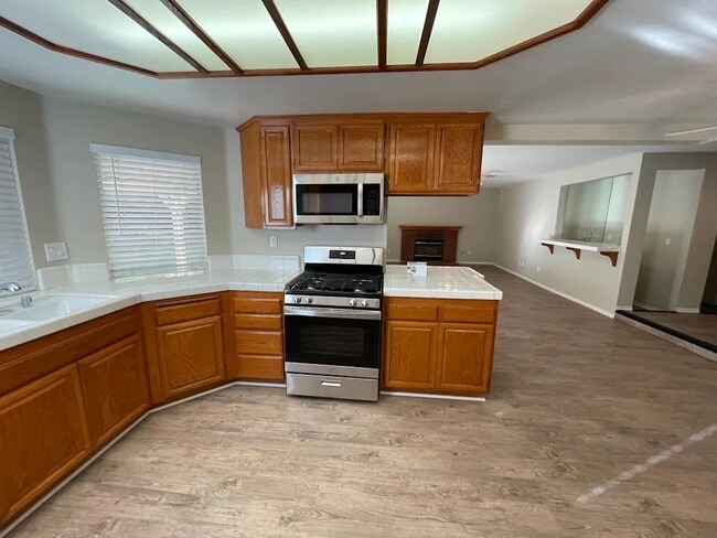 41232 Crispi Ln in Palmdale, CA - Building Photo - Building Photo