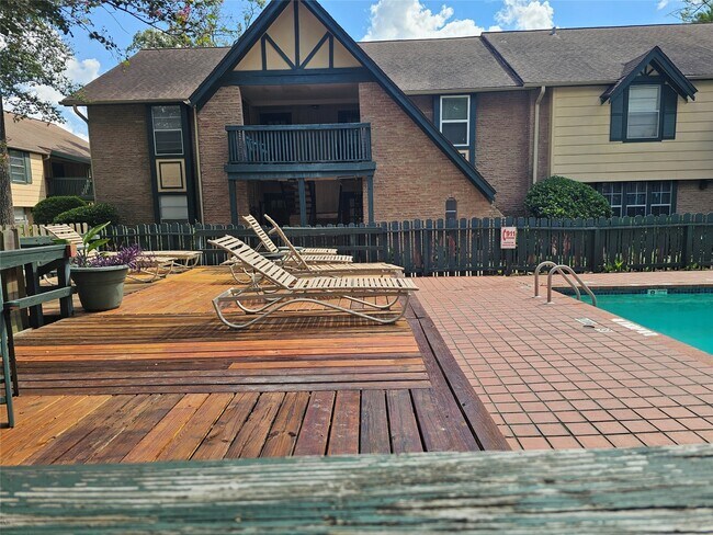 property at 8287 Kingsbrook Rd