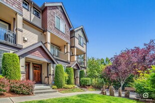 19439 1st Ave S in Normandy Park, WA - Building Photo