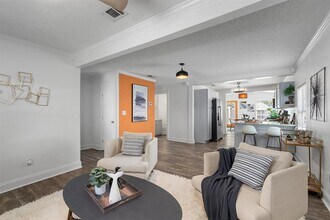 1125 Christie Dr in Austin, TX - Building Photo - Building Photo