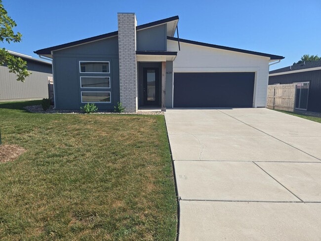 property at 9619 E Annabelle Cir
