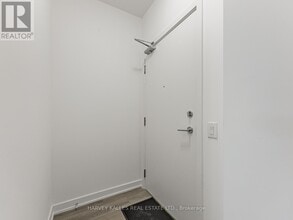 7439 Kingston Rd in Toronto, ON - Building Photo - Building Photo