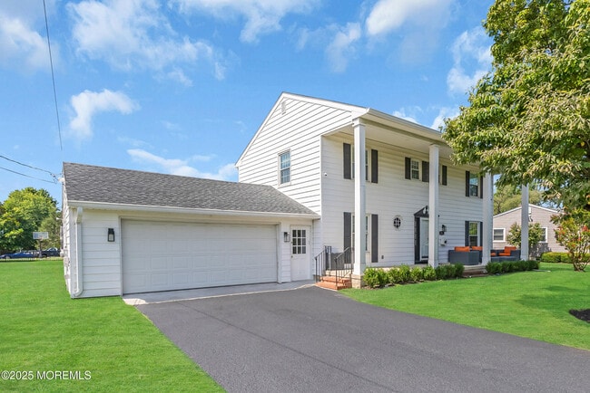 11 Pinewood Ave in West Long Branch, NJ - Building Photo - Building Photo