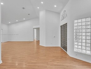 3420 Washington Ln in Hollywood, FL - Foto de edificio - Building Photo