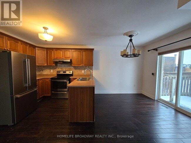 81 Clearmeadow Blvd in Newmarket, ON - Building Photo - Building Photo