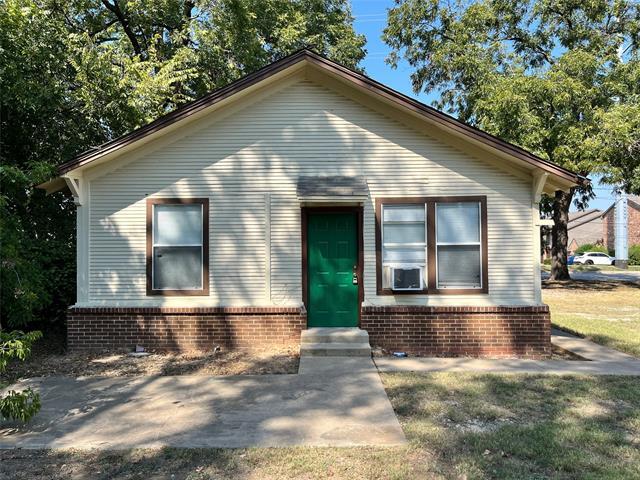 property at 519 W Collins St