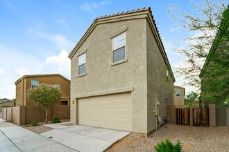 7621 W Valencia Rd in Tucson, AZ - Building Photo - Building Photo