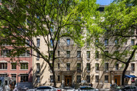 415 E 73rd St in New York, NY - Foto de edificio - Building Photo