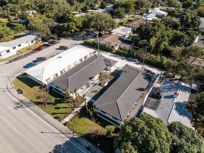 8931 NE 2nd Ave-Unit -S1 in El Portal, FL - Foto de edificio - Building Photo