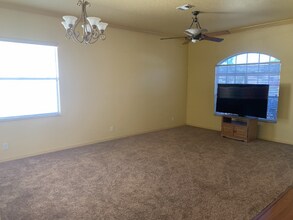 12018 85th St N in Largo, FL - Building Photo - Building Photo