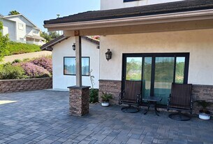 1620 1/2 York Dr in Vista, CA - Building Photo