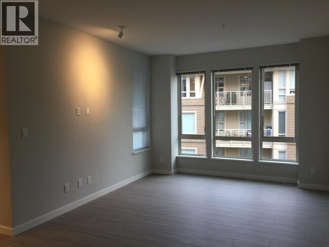 2632 Library Ln in North Vancouver, BC - Building Photo - Building Photo