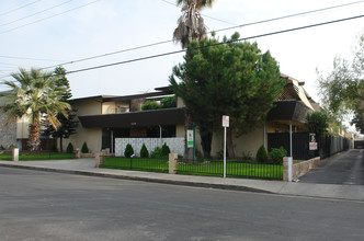 Copa de Oro in North Hollywood, CA - Building Photo - Building Photo