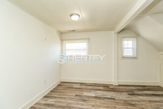 303 E Ingle St in Dallas, NC - Building Photo - Building Photo