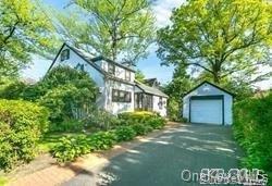 28 Vista Hill Rd in Great Neck, NY - Building Photo - Building Photo