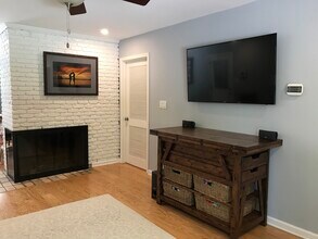 4889 Lake Forrest Dr in Atlanta, GA - Building Photo - Building Photo