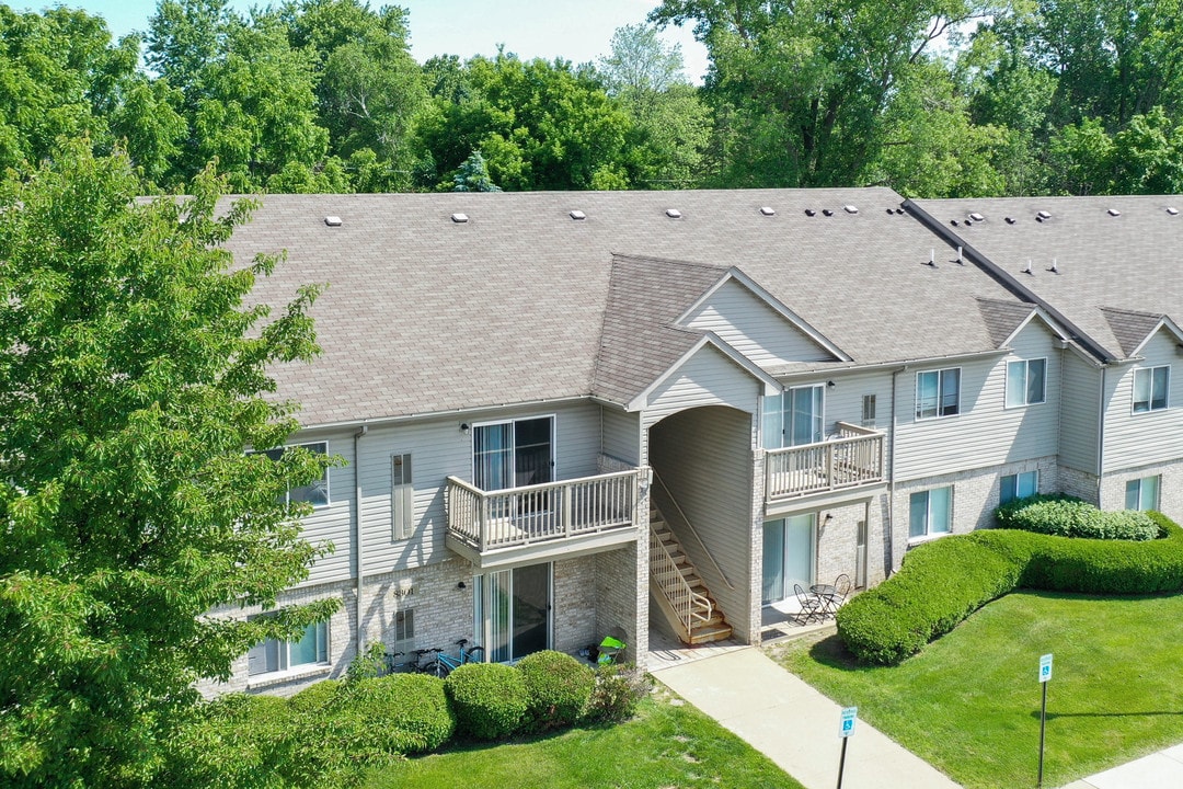 Eagles Landing of Washington in Washington, MI - Foto de edificio