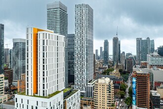 252 Church in Toronto, ON - Building Photo - Building Photo