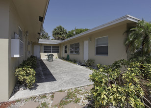 5841 NE 18th Ave in Fort Lauderdale, FL - Building Photo - Building Photo