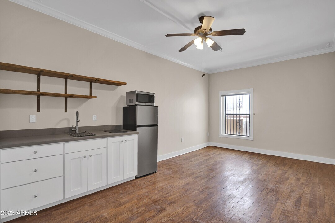 5753 W Glendale Ave in Glendale, AZ - Building Photo