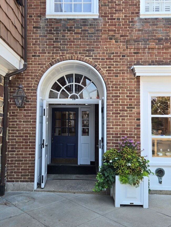 property at 25 Palmer Sq W