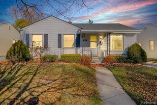 266 Massoit St in Clawson, MI - Building Photo