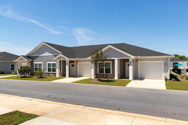 Arena Villas at Blue Angel in Pensacola, FL - Foto de edificio - Building Photo